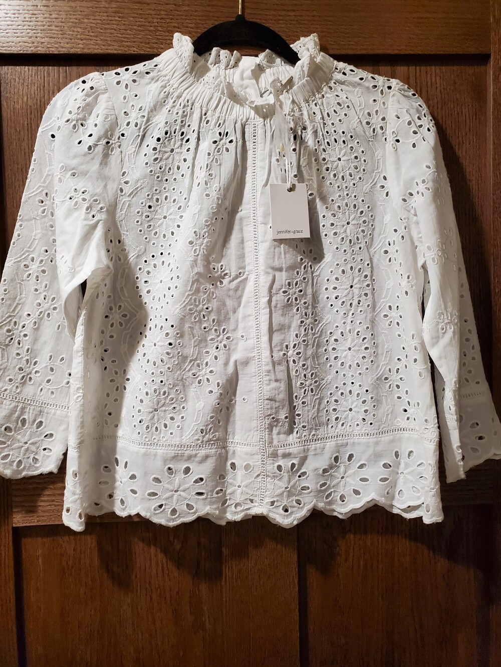 Jennifer & Grace size XS 0⁰Eyelet Peasant Blouse in White